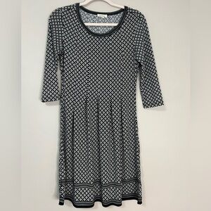 Women’s Max Studio Fit & Flare 3/4 length sleeves, size small